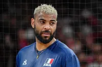 Голямата звезда на Франция във волейбола се завръща у дома