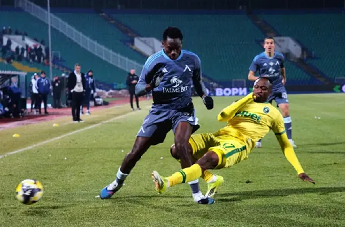 Оливер Камдем вече ще играе под камерунски флаг Десният защитник