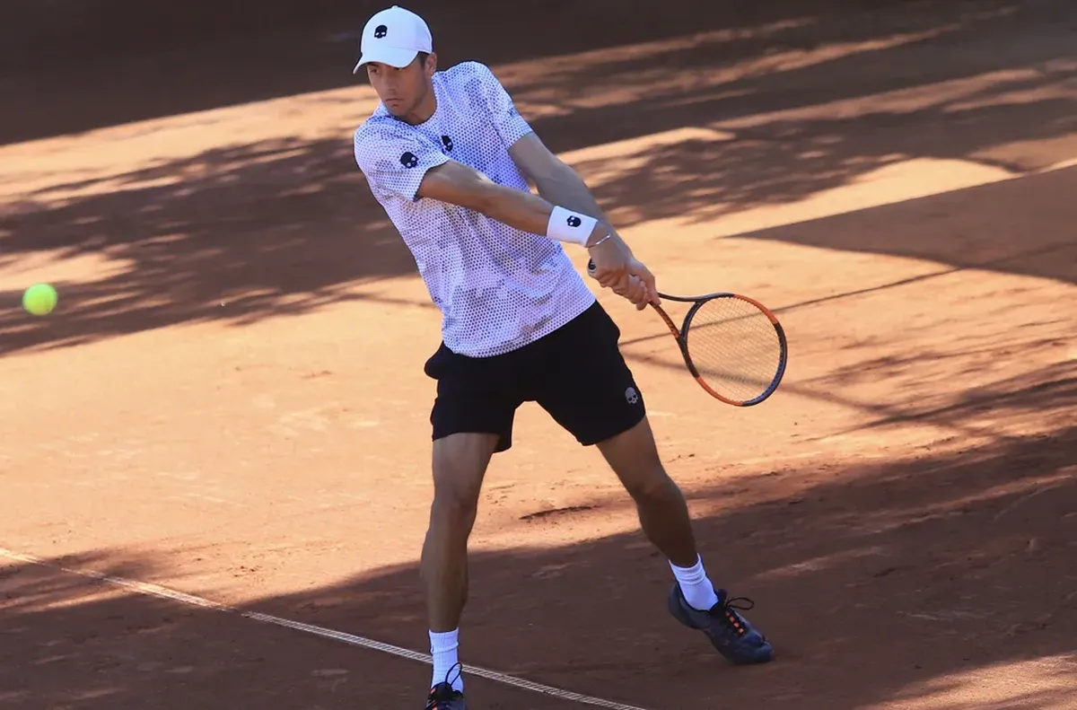 Кузманов отпадна на сингъл на турнир по тенис от сериите