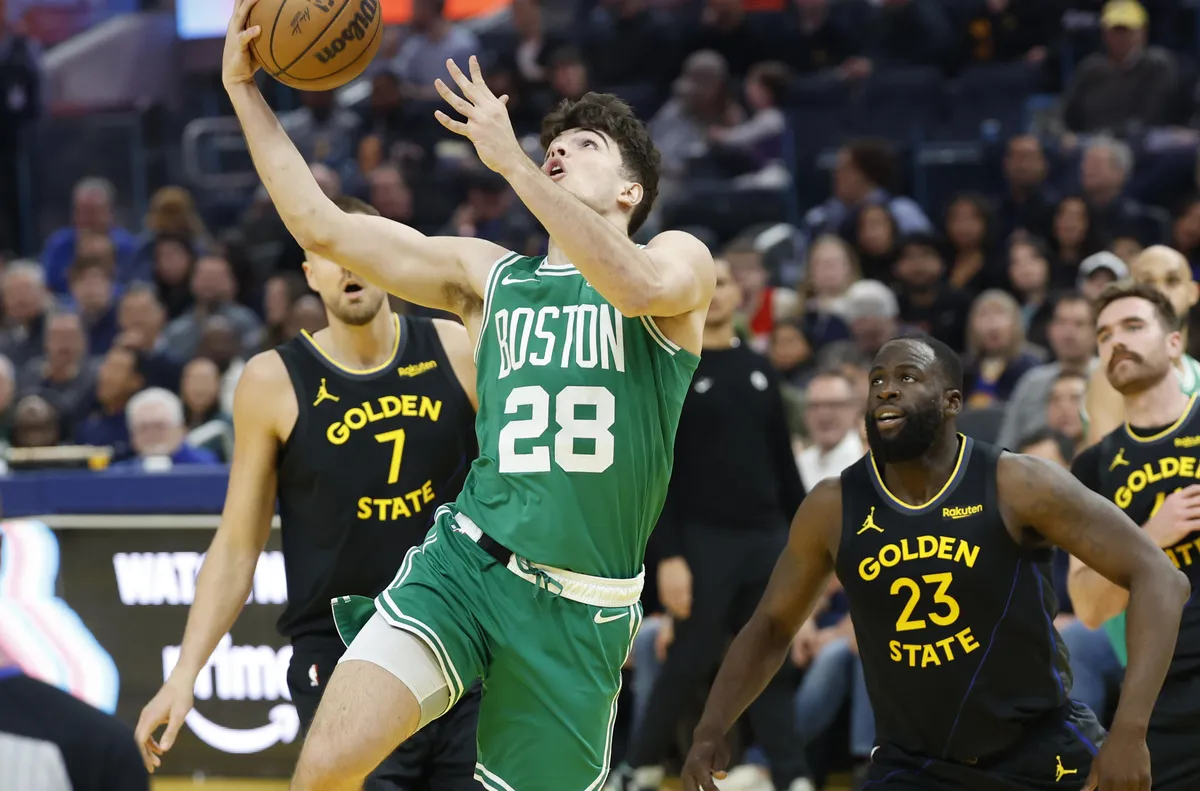 Бостън Селтикс победи Голдън Стейт Уориърс със 121 110 като
