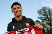 Аржентински защитник намекна, че идва в ЦСКА