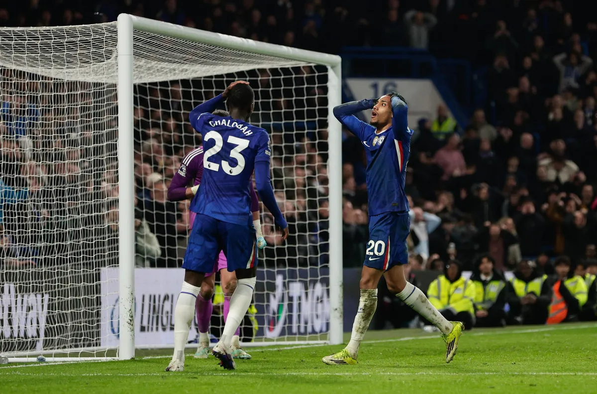 Челси и Бърнли осъдиха расистките обиди към Уесли Фофана и Ханибал Межбри