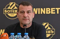 Ботев Пд няма да взима Шанде