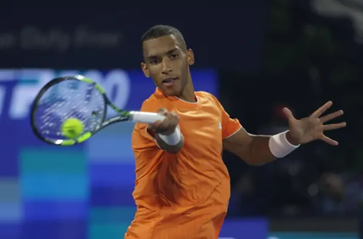 Топ поставеният в Дубай потегли с победа