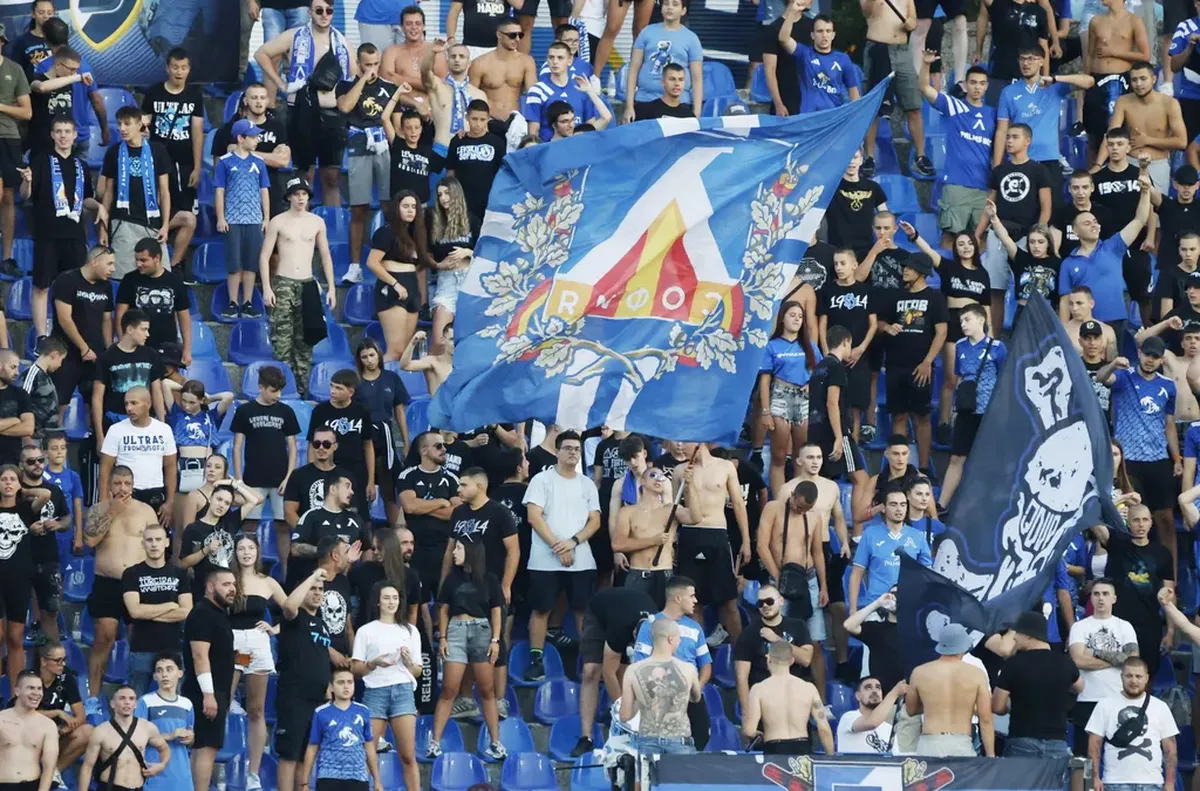 Левски чака над 10 000 за Локо Сф