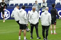 Какви са Live AI прогнозите за съдбовния сблъсък на „Бернабеу“ между „Реал“ Мадрид и „Бенфика“ след скандала в Лисабон?