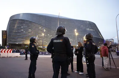 Пак напрежение: Фенове на Реал и Бенфика се биха в Мадрид