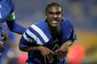 Защитник на Левски обикаля света заради националния на Венецуела