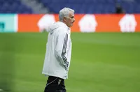 В Португалия: Моуриньо гледал Реал - Бенфика от автобуса