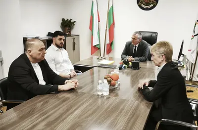 Министърът на младежта и спорта проведе среща с Крлос Насар
