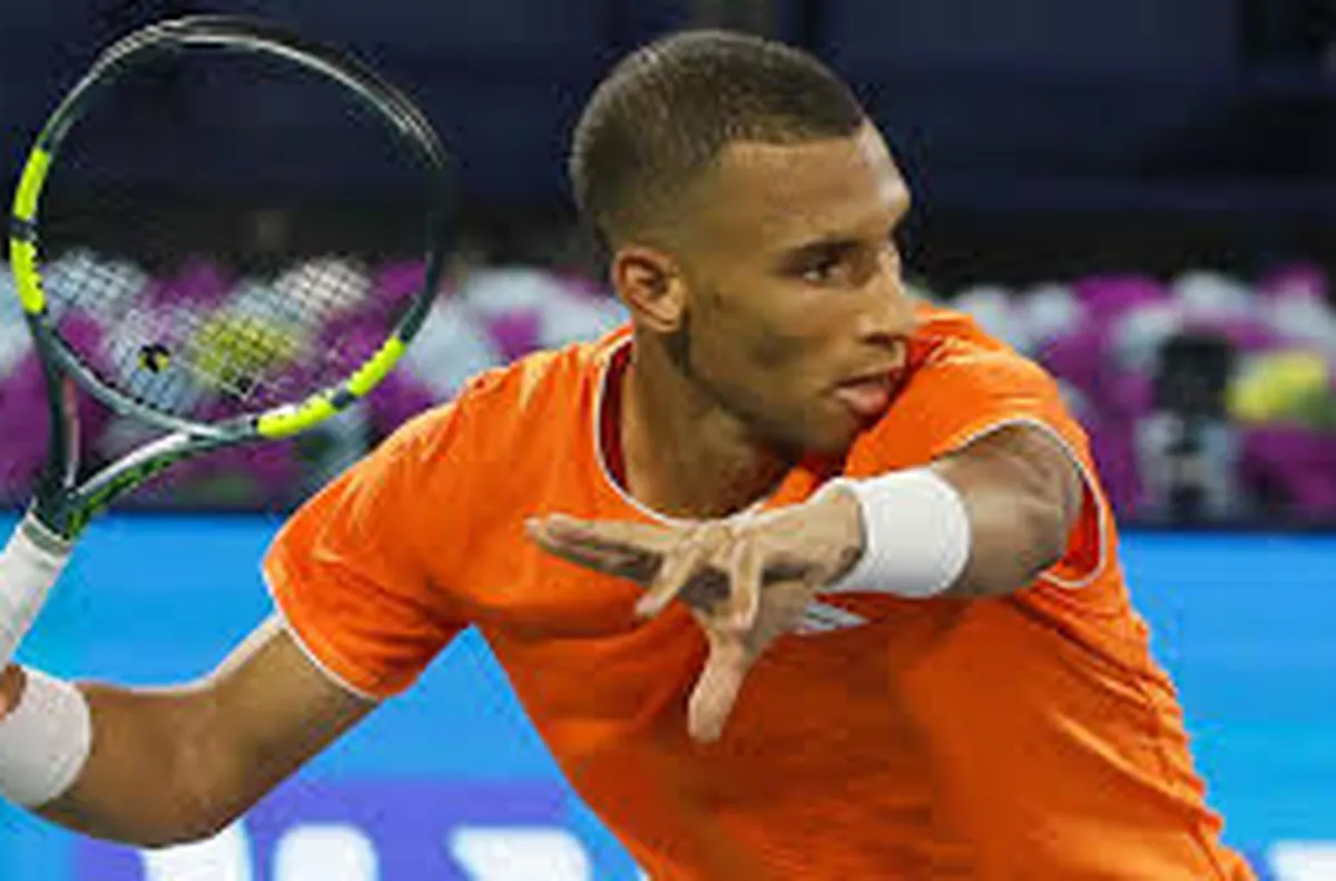 Оже-Алиасим и Медведев ще играят на 1/2-финалите в Дубай (ВИДЕО)