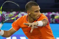 Оже-Алиасим и Медведев ще играят на 1/2-финалите в Дубай