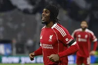 Защитник се завръща в строя на Ливърпул