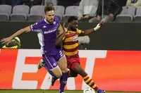 Фиорентина бе на косъм от сензационно отпадане, но все пак се справи срещу Ягелония