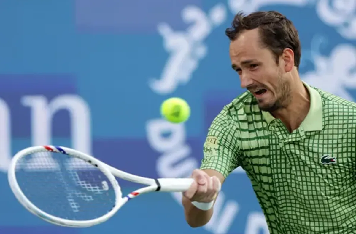 Медведев и Грикспор ще определят шампиона в Дубай