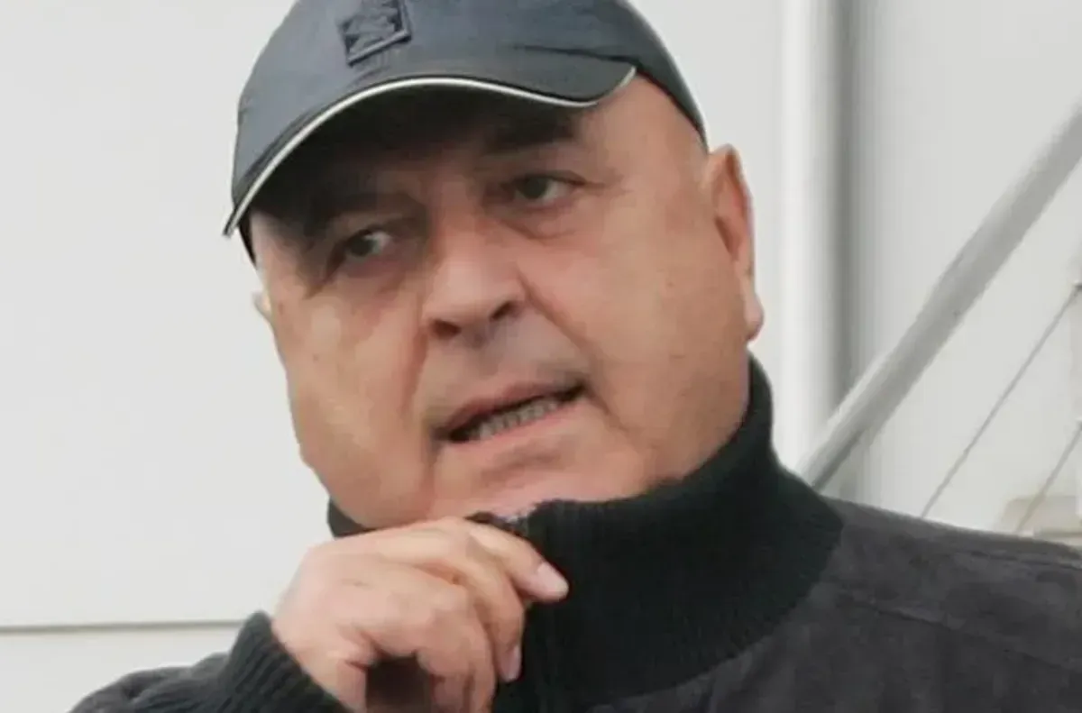 Феновете на Славия скочиха на Венци Стефанов и бивш играч на Левски