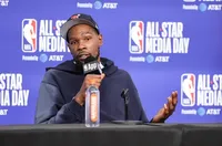 Кевин Дюрант задмина границата от 32 000 точки в НБА