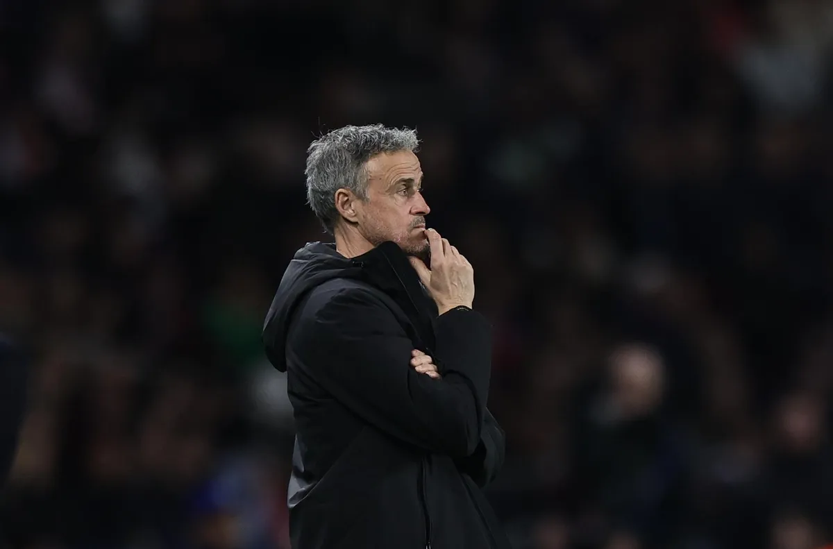 Луис Енрике доволен, че Лига 1 отложи мач на ПСЖ