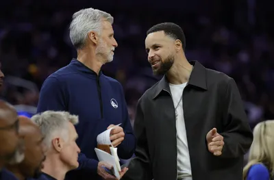 Стеф Къри е аут за поне още пет мача