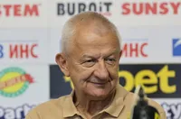 Култов Крушарски: Левски да вземе отбора на Локомотив (Пловдив) за Разград