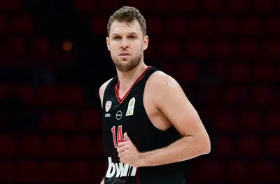 Олимпиакос и Везенков идват в България