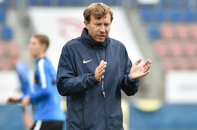 Треньор снимал футболистки, отнесе наказание