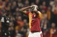 Байерн иска Осимен за заместник на Кейн