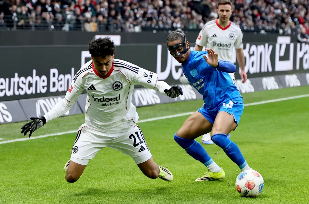 Ливърпул следи отблизо защитник на Айнтрахт