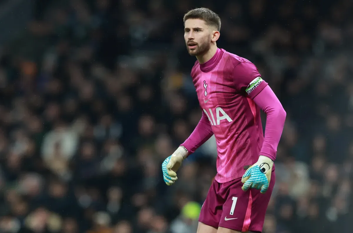 Юве иска вратаря на Тотнъм