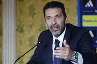 Буфон може да се оттегли като директор на италианския национален отбор