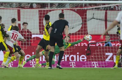 Борусия (Дортмунд) трепери в Кьолн, но взе своето