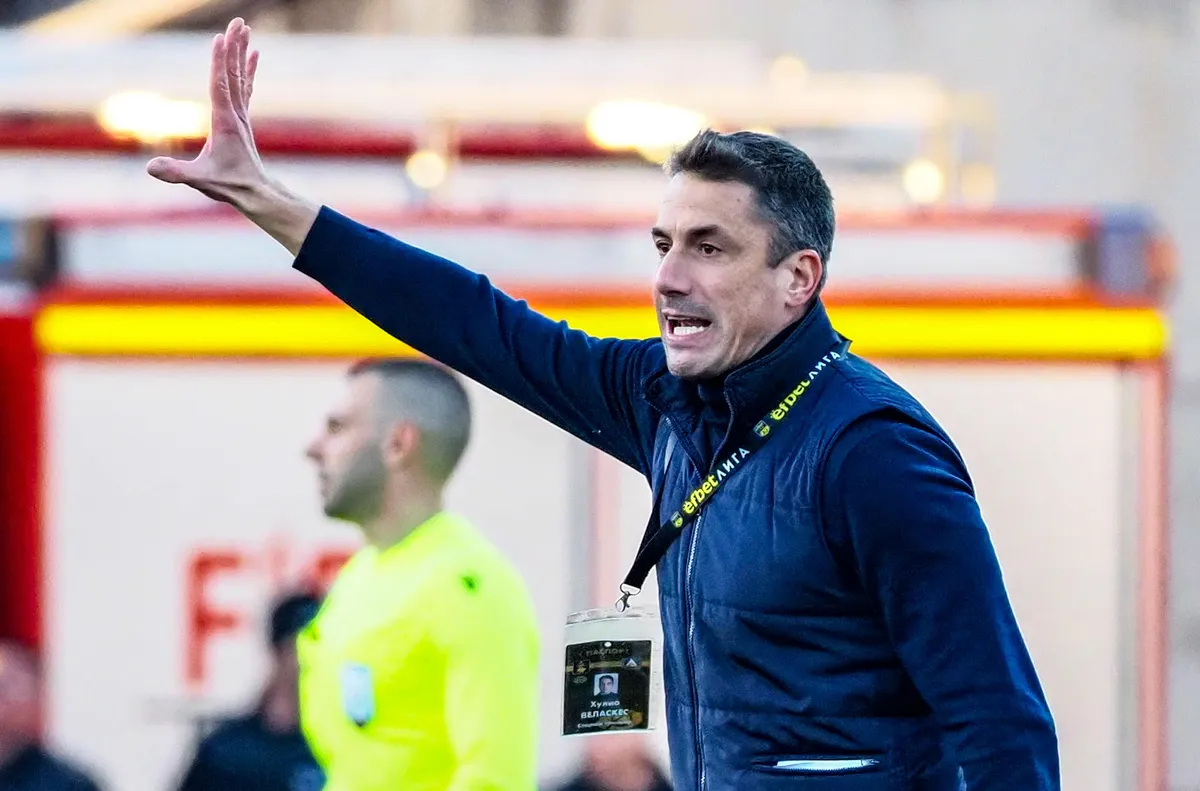 Веласкес призна, че Левски чака нападател