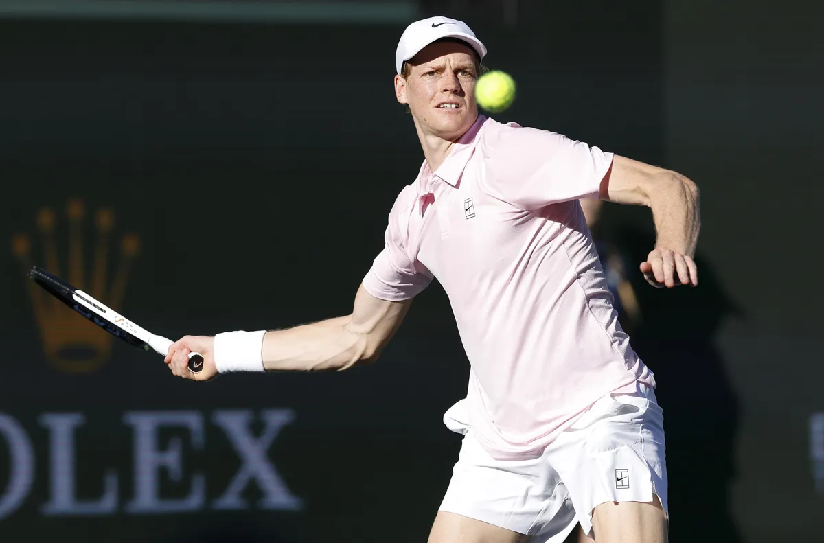 ОБЗОР: Синер продължи с лекота в Индиън Уелс