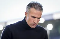 Ван Перси получи кредит на доверие от Фейенорд