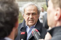 Платини предложи ВАР да се ползва само при засади