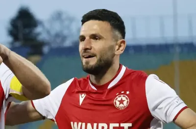 ЦСКА се мъчи да предоговори договорите на Делова и Ето’о