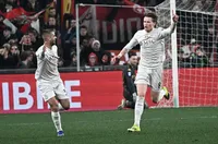 Наполи възнамерява да продължи договора на Мактоминай