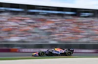 Верстапен успокои феновете си: Не мисля да спирам с Формула 1