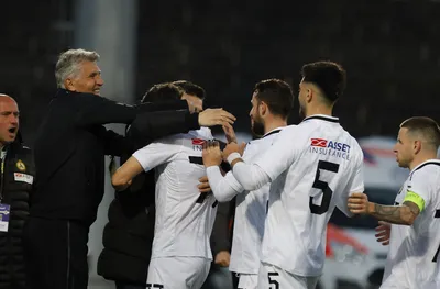 ВРЕМЕ Е ЗА ДЕРБИ! Локо (Сф) и Славия в битка за Топ 8