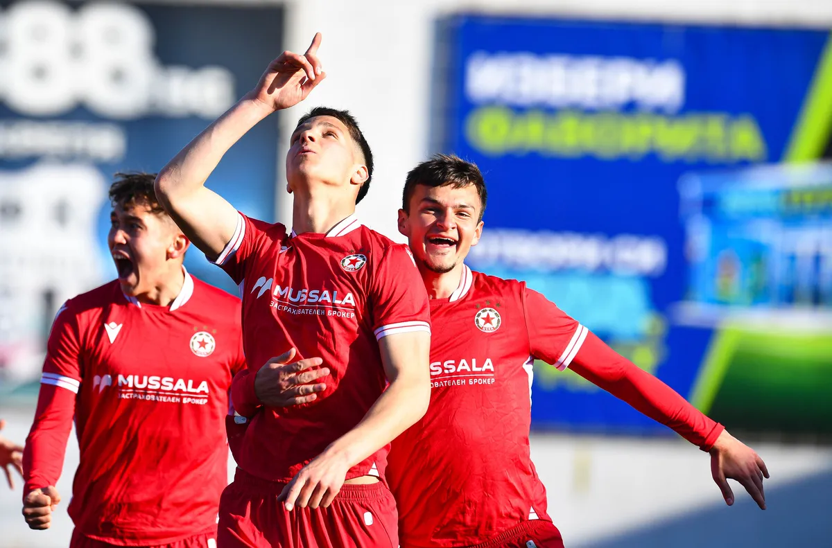 Гол с пета донесе победа на ЦСКА над Левски в Трета лига