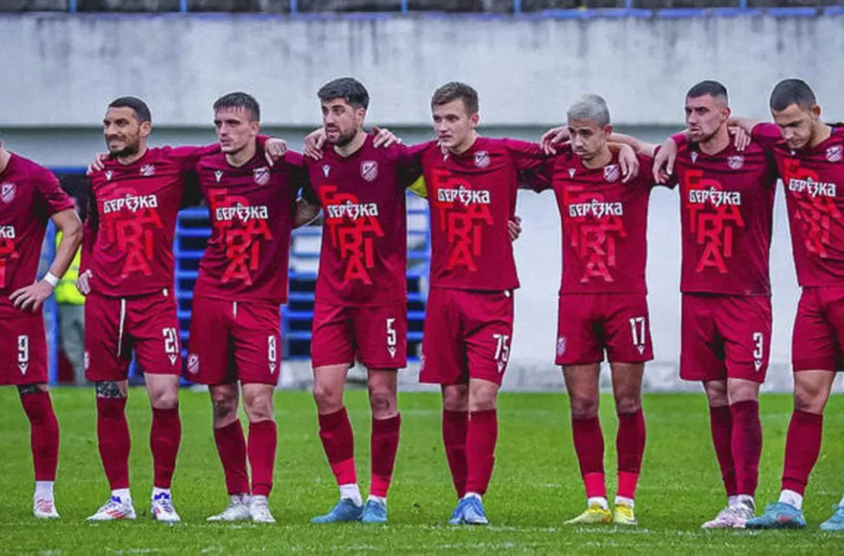 Фратрия пак стъпи накриво