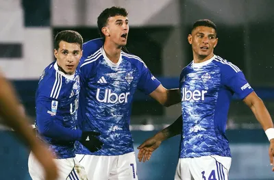 Комо проби в топ 4 след победа с обрат срещу Рома