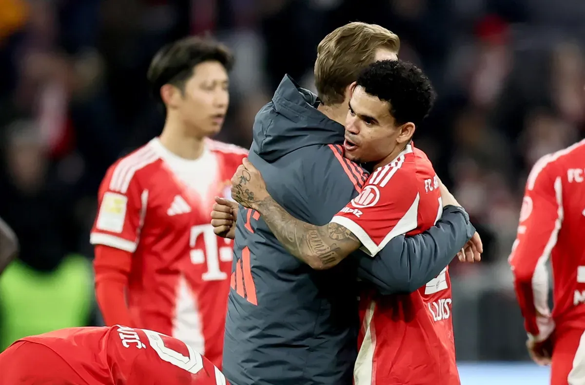 Червеният картон на Диас остава