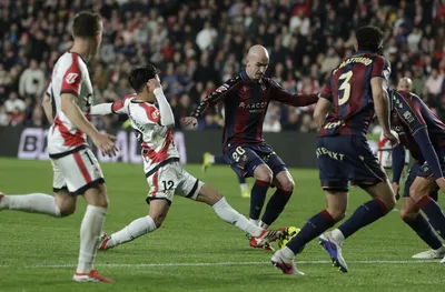 Райо взе точка от Леванте с човек по-малко и гол на резерва в 94-ата минута