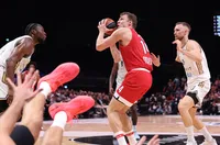 Силен Везенков при успех на Олмпиакос