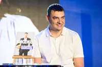 Владо Николов гледа към ММС