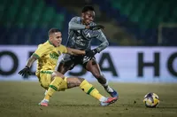 Агенти мътят главата на футболист на Левски