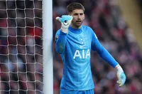 Вратарят на Тотнъм ще се оперира