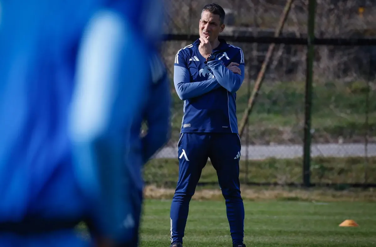 Левски с Кирилов, но без Костадинов