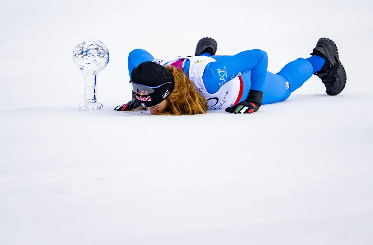 София Годжа спечели малката световна купа в супергигантския слалом